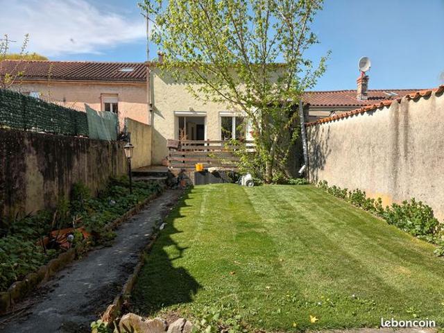 Maison vente à Angoulême, Aignes-et-puypéroux
