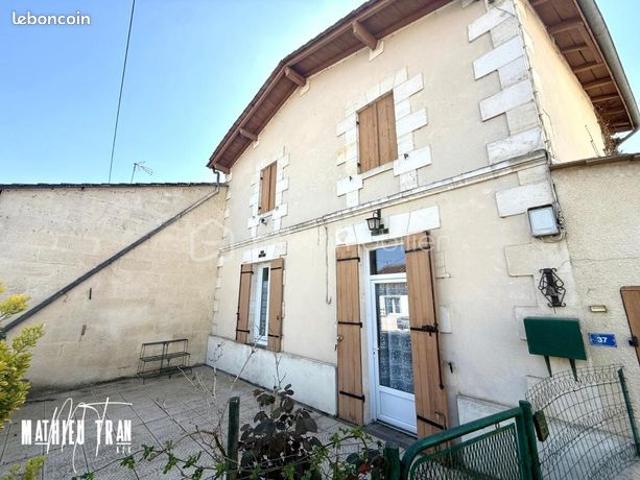 Maison vente à Confolens, Abzac