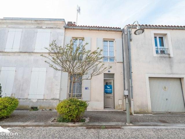 Maison vente à Rochefort, Hiers-brouage