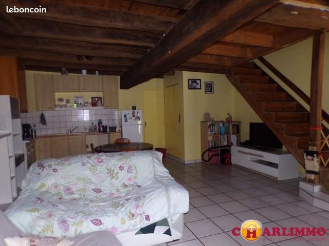Maison vente à Confolens, Chabanais