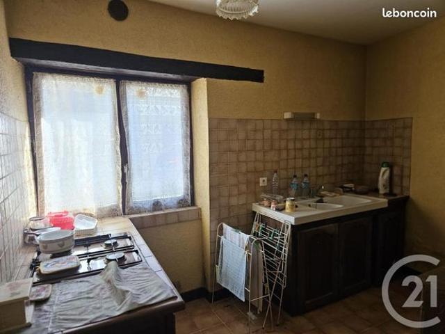 Maison vente à Saint-Pierre-le-Moûtier, Nièvre