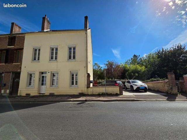 Maison vente à Château-Renard, Loiret