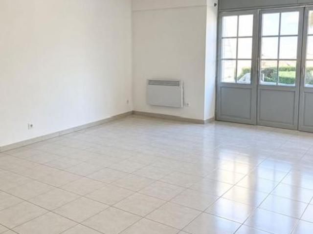 Maison vente à Saint-Jean-d'Angély, Charente-Maritime