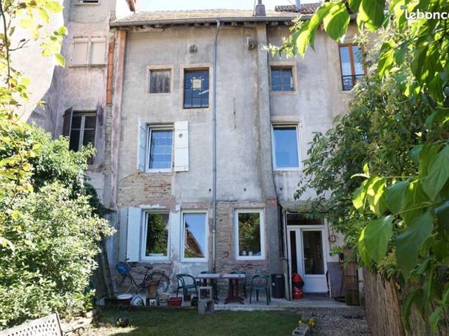 Maison vente à Louhans-Châteaurenaud, Cuisery