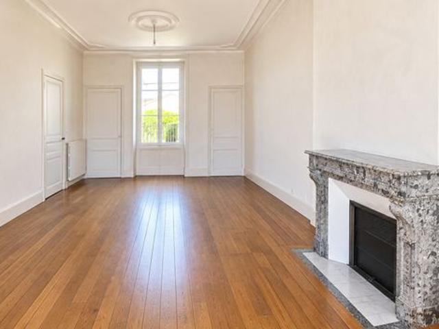 Maison vente à La Rochefoucauld, La Rochefoucauld-en-Angoumois
