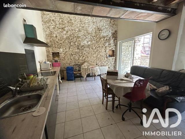Maison vente à Nîmes, Tavel