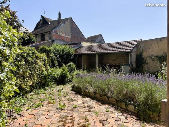 Maison vente à Montargis, Courtenay