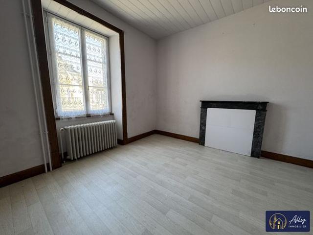 Maison vente à Mauriac, Ydes