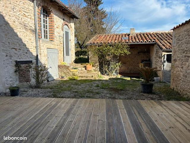 Maison vente à Vichy, Charroux