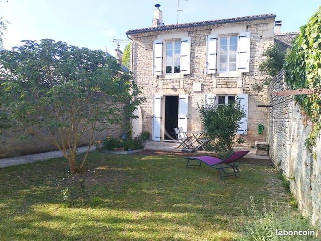 Maison vente à Saint-Jean-d'Angély, Asnières-la-giraud