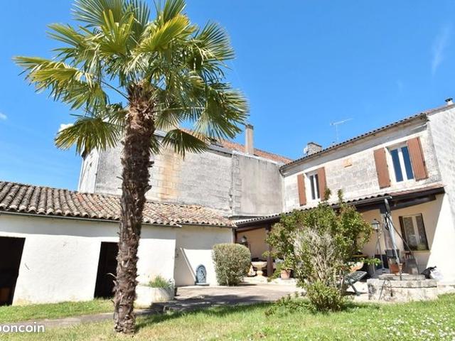 Maison vente à Angoulême, Aignes-et-puypéroux