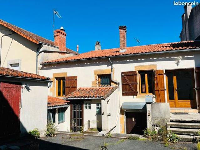 Maison vente à Confolens
