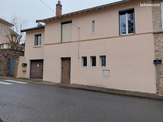 Maison vente à Agen, Cours