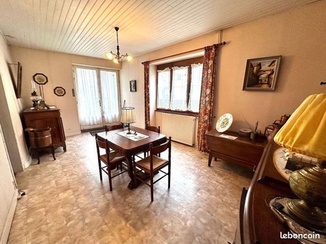 Maison vente à Confolens, Chabanais