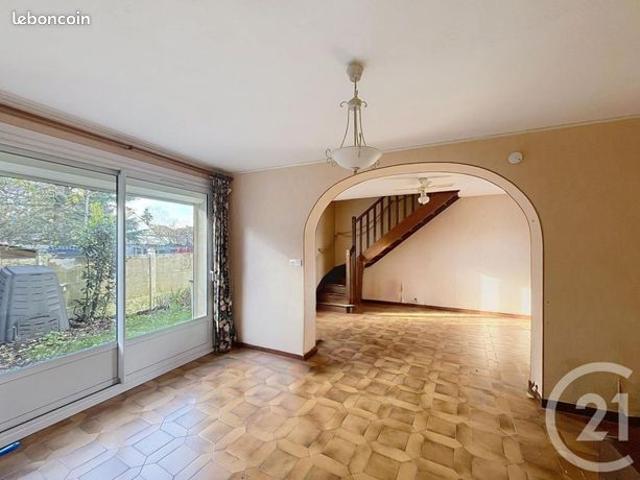 Maison vente à Compiègne, Lacroix-saint-ouen