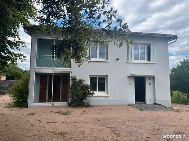 Maison vente à Nontron, Piégut-pluviers
