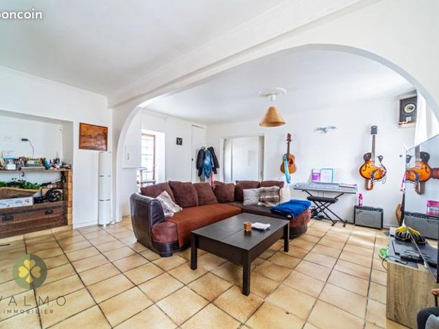 Maison vente à Saint-Germain-en-Laye, Maule