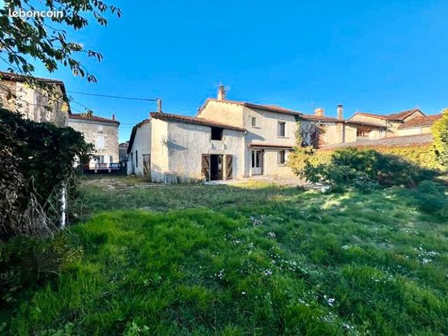 Maison vente à Confolens, Beaulieu-sur-sonnette