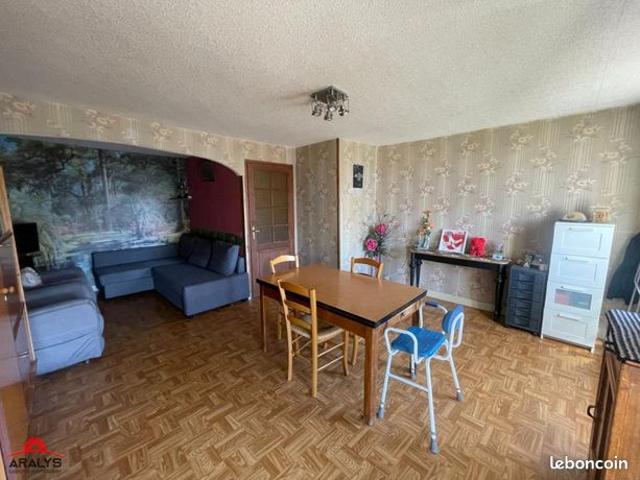 Maison vente à Agen, Cours