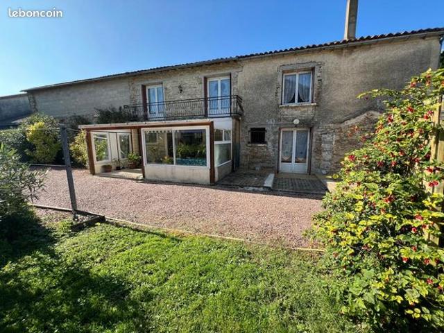 Maison vente à Confolens, Paizay-naudouin-embourie