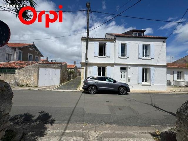 Maison vente à Rochefort, Port-des-barques