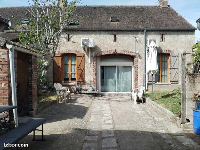 Maison vente à Fontainebleau, Egreville