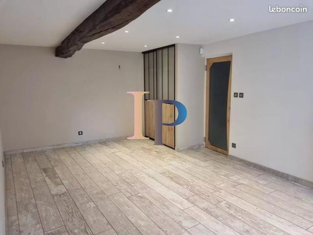 Maison vente à Agen, Cours