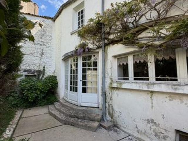 Maison vente à Niort, Chef-boutonne