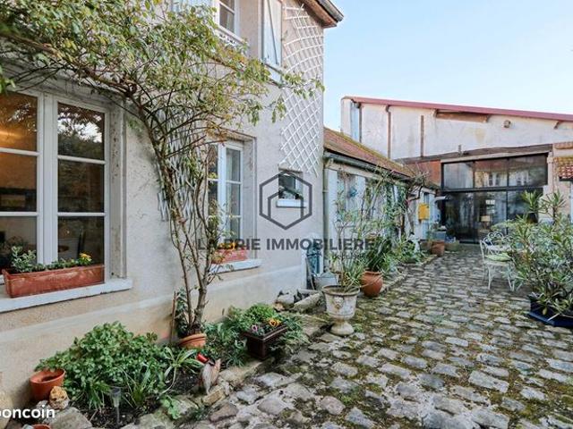 Maison vente à Melun, Guignes