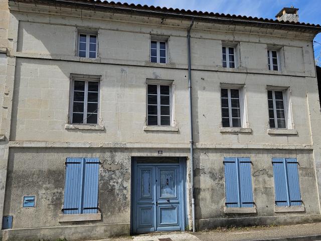 Maison vente à Angoulême, Chalais