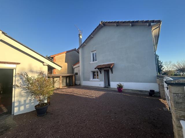 Maison vente à Confolens, Tessonnière