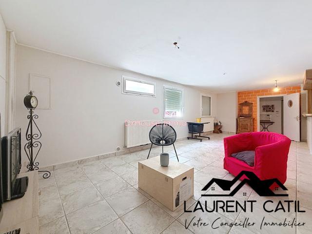 Maison vente à Valence, Marches