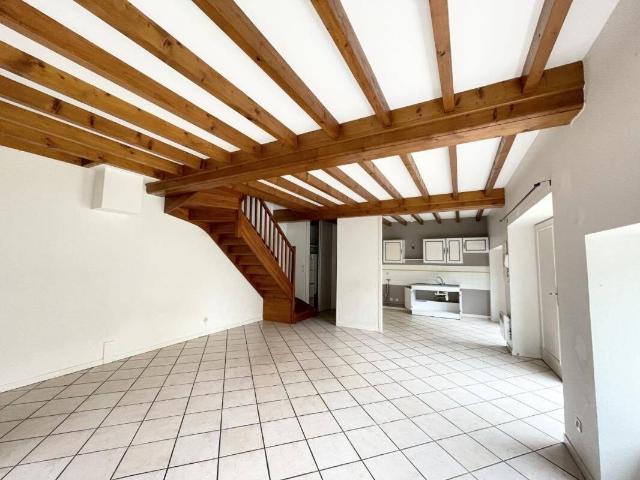 Maison location à Saint-Jean-d'Ardières, Belleville-en-Beaujolais