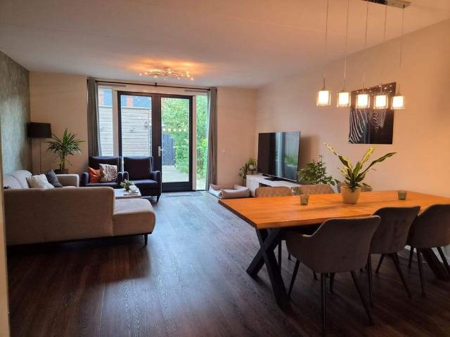 Woning te huur in Driebruggen, Zuid Holland