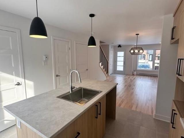Apartment for rent in St-jacques, Quebec