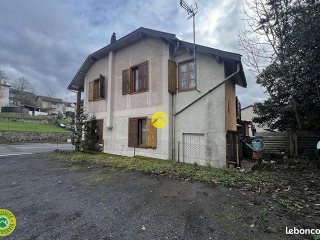 Maison vente à Mauriac, Ydes