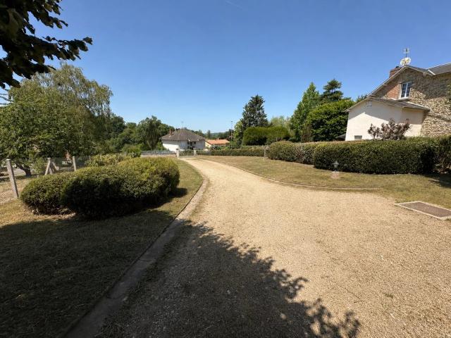 Maison vente à Rochechouart, Saint-junien