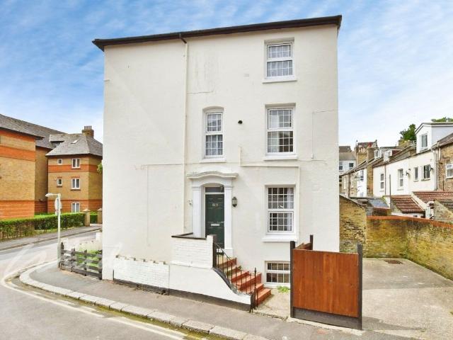 House for rent in Tower Hamlets, Dover