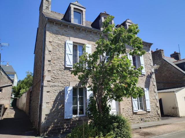 Maison vente à Intra-Muros, Dinan