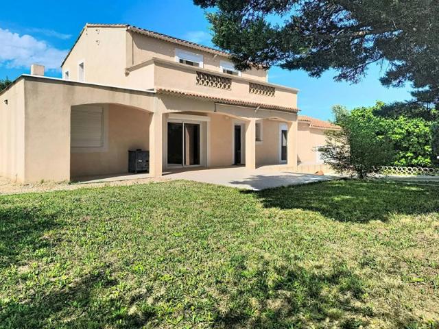 Maison vente à Nîmes, Domazan