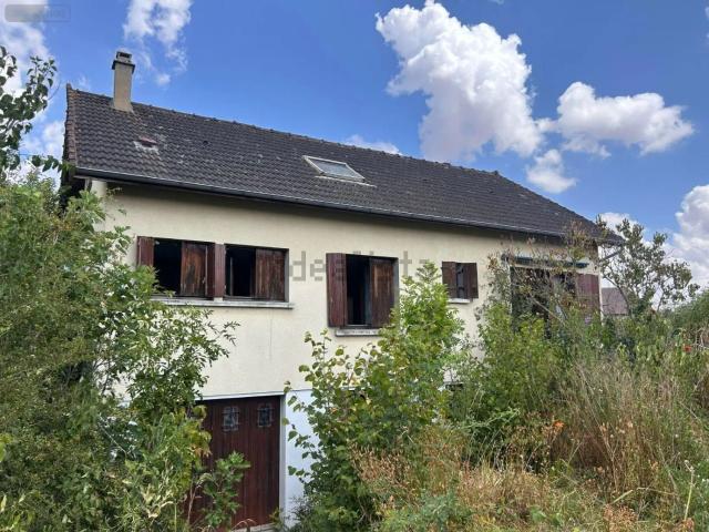 Maison vente à Les Cinq Noyers, Dompierre-sur-Besbre