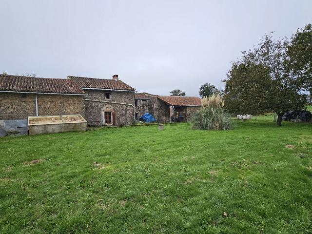 Maison vente à La Brousse, Droux