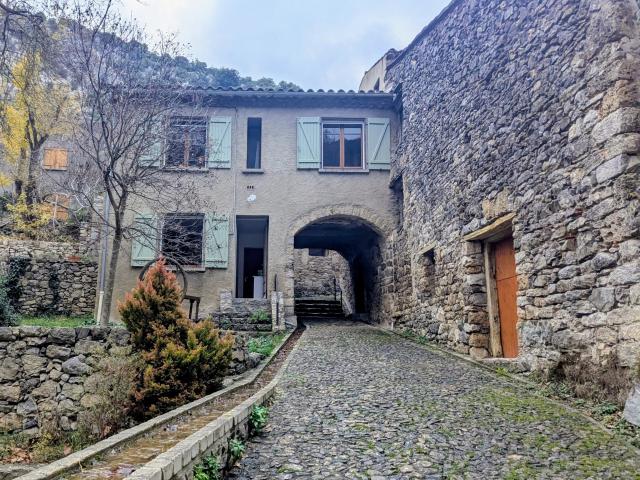 Maison vente à Narbonne, Termes