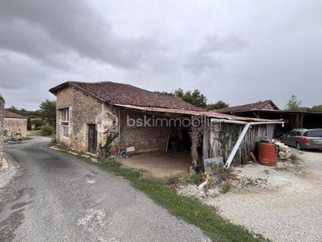 Maison vente à Confolens, Saint-mary