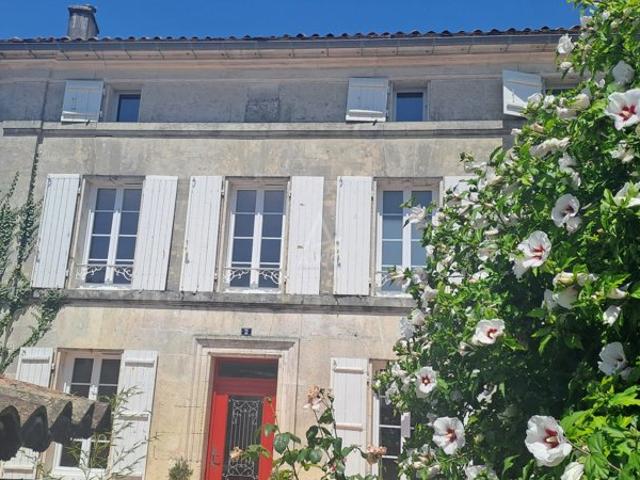 Maison vente à Cognac, Saint-même-les-carrières