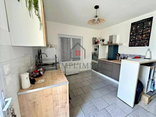 Maison vente à Saintes, La Vallée