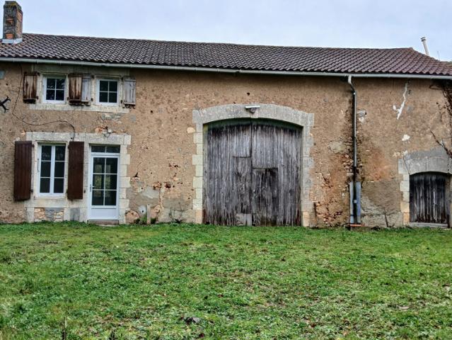 Maison vente à Confolens, Les Pins