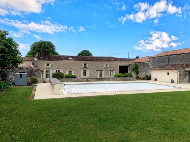 Maison vente à Saint-Jean-d'Angély, Saint-mandé-sur-brédoire
