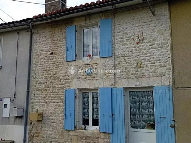 Maison vente à Confolens, Aigre