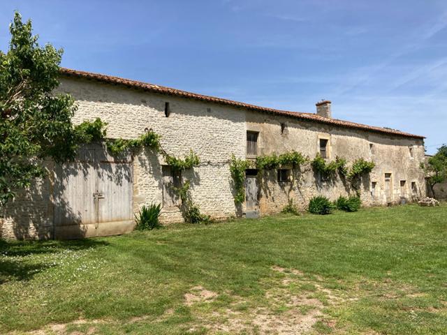 Maison vente à Fontenay-le-Comte, Xanton-chassenon